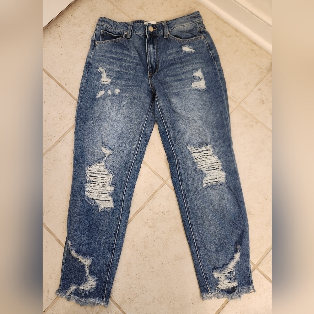 Petra 153 5/26 Cropped Cut Off Medium Wash Distressed Blue Jeans Mid Rise #T729